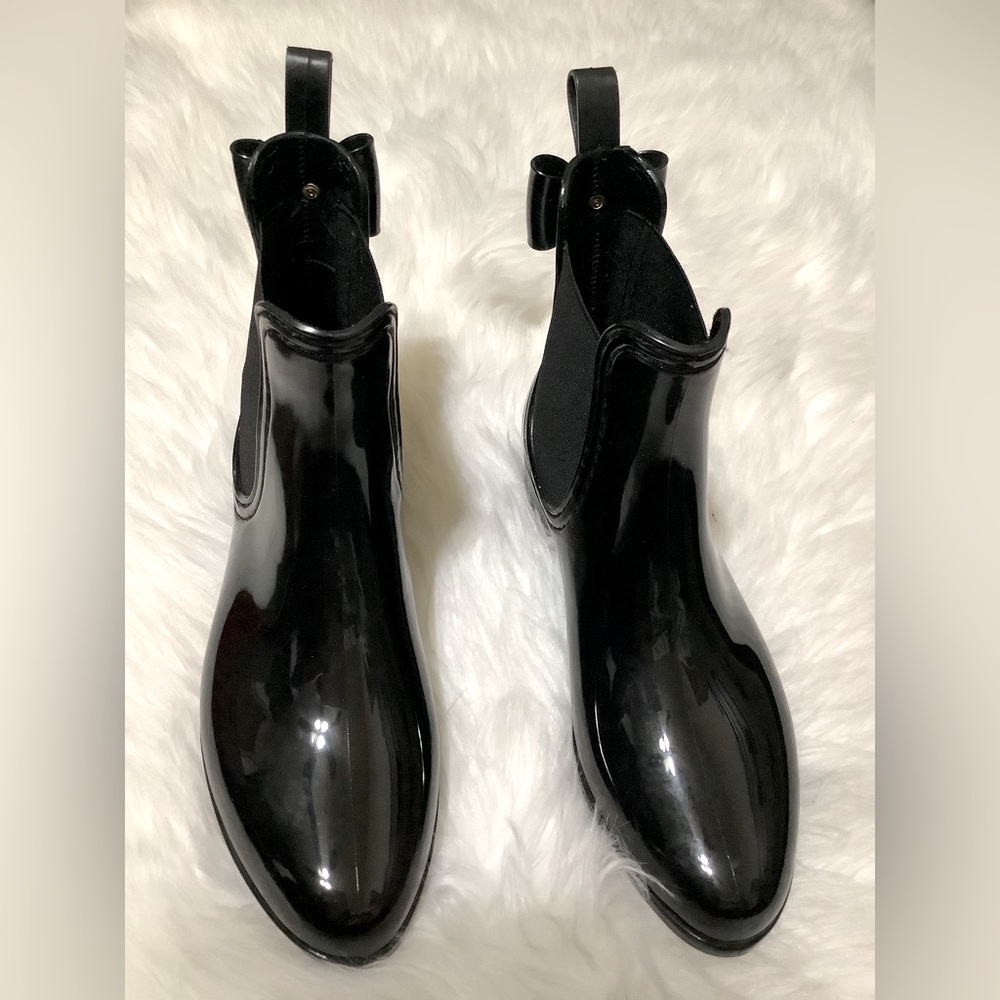 Catherine Malandrino Black Patent Rain  Bootie Size 7